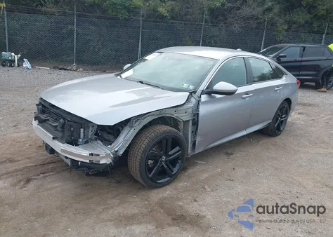 2018 Honda Accord Sport z USA, uszkodzony, nr VIN 1HGCV1F33JA237858